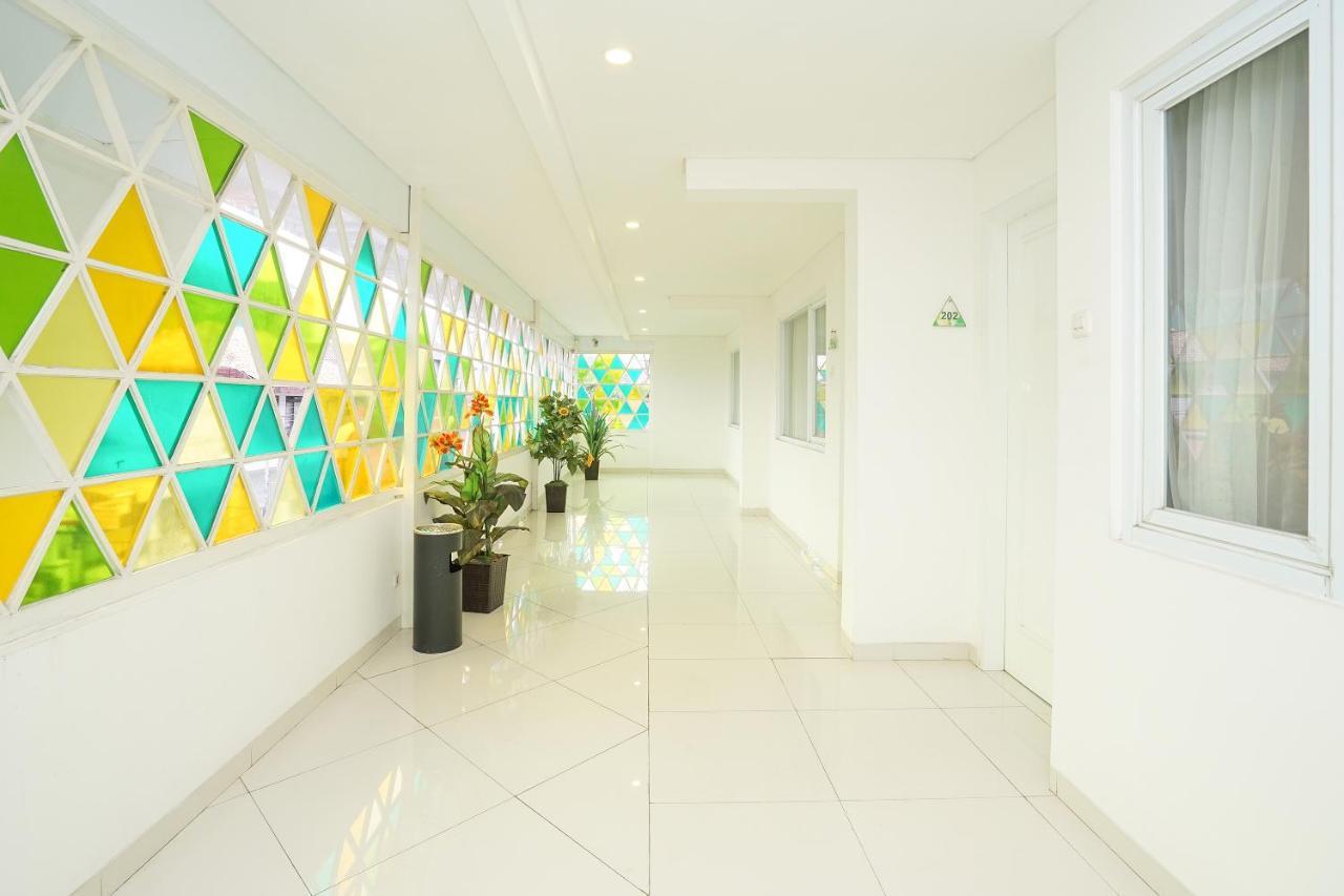 Oyo 272 M Suite Residence Malang Bagian luar foto