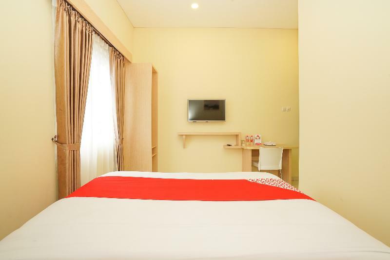 Oyo 272 M Suite Residence Malang Bagian luar foto